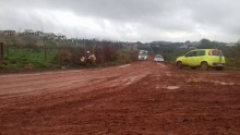 A novela das obras no Metalúrgico continua e moradores permanecem em meio à lama e poeira