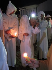 A procissão dos vivos e dos mortos