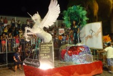 Acadêmicos do Barro Preto é bicampeã no carvanal de 2014