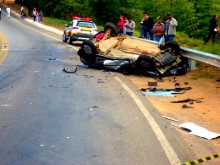 Acidente em MG 262 mata 2