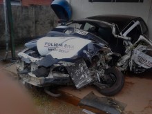 Acidente envolve viatura da Polícia Civil