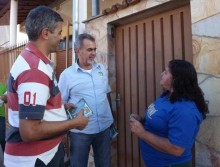 Alex destaca parceria com as Associações Comunitárias durante caminhadas nos bairros