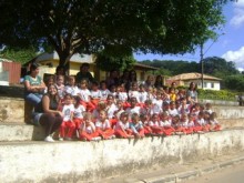 Alunos de rede municipal de ensino revitalizam jardim em Santa Rita