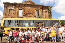 Antônio Pereira recebe novo ônibus escolar