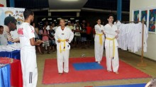Atletas do Taekwondo recebem novos uniformes