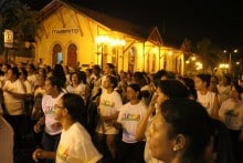 Aulão de zumba reúne centenas de pessoas na Praça da Estação