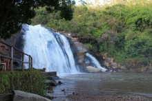 Banho de cachoeira em distrito de Mariana é proibido pela Justiça