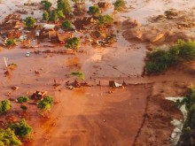 Barragem se rompe e localicades de Bento Rodrigues e Paracatu, em Mariana, são devastadas