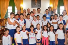 Câmara de Mariana recebe visita de estudantes