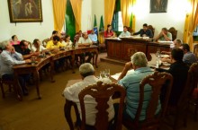 Câmara de Mariana repudia violência contra professores no Paraná