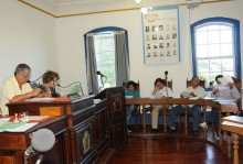 Câmara de Ouro Preto debate licenciamento de veículos e limpeza urbana no município