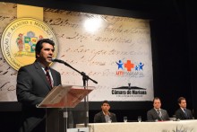 Câmara homenageia cidadãos e entidades que se destacam em Mariana