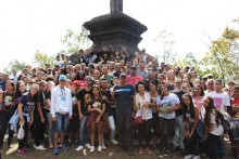 Caminhada leva 300 jovens às ruas de Mariana