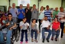 Carinho e atenção marcam visita de Alex e Wolney à Associação de Deficientes de Itabirito