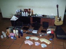 Casal que ostentava patrimônio duvidoso cai na mão da polícia