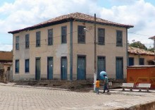 Casarão abandonado em Cachoeira do Campo causa tristeza de família