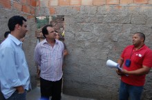 Celso e Du visitam casas do bairro Santo Antônio
