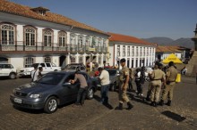 Centro de Atendimento ao Cidadão da Câmara de Ouro preto promove Blitz Educativa contra drogas