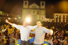 Comício animado na Praça da Sé