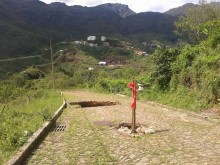 Comunidade reclama de buracos e falta de pavimentação e capina em Ouro Preto