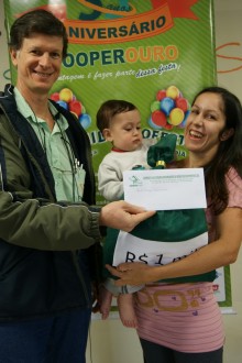 Cooperouro entrega prêmios da Campanha de Aniversário
