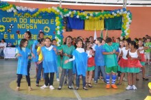 Copa do Mundo invade escola e motiva alunos de Mariana