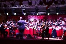 Coros Natalinos animam o Natal Iluminado!