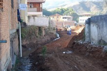 Córrego do Santana recebe obras de estaqueamento