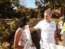 Em caminhada no Marzagão, Alex comenta abandono dos bairros de Itabirito