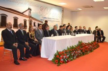 Em seus 304 anos, Câmara concede Títulos de Cidadania Honorária e Medalhas de Mérito Legislativo