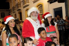 Espetáculo de cores e luzes no lançamento do Natal de Luz 2016 em Mariana