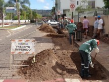 Executivo realiza manutenção na drenagem da Avenida Getúlio Vargas