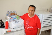 Famílias atingidas pelas enchentes recebem doações