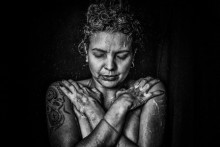 GLTA traz exposição de fotografias que miram na intimidade do banho