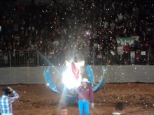 Grandes shows, rodeio, exposição de animais e parque de diversões na ExpoMariana 2012