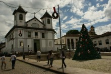 Homem com transtornos mentais ataca moradores em Mariana