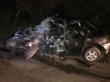 Homem morre em acidente entre carro e caminhão