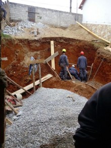 Homem morre soterrado em obra irregular