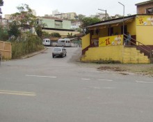 Impasse emperra construção de rotatória