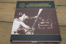 Livros sobre personagens marcantes na história de Ouro Preto são doados à Biblioteca Pública
