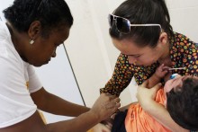 Mariana começa a vacinar crianças, gestantes e idosos contra gripe