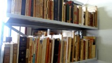 Mariana comemora dia do livro com biblioteca pública recheada obras raras