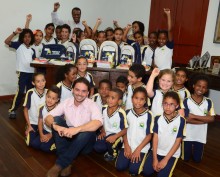 Materiais escolares são entregues para escolas das redes municipais de Ouro Preto