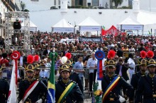 Medalha da Inconfidência é palco de manifestações populares e gritos pela democracia