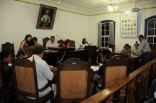 Moradia e pagamento de arbitragem são reivindicados durante reunião da Câmara de Ouro Preto