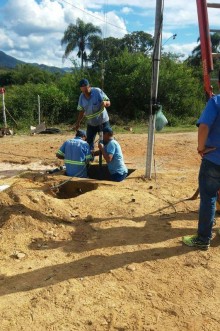 Moradores de Bandeirantes recebem reforço no abastecimento de água