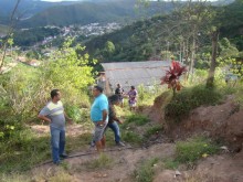 Moradores do São Francisco temem escorregamentos de terra e mais tragédias