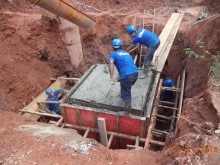 Moradores dos bairros Quinta dos Inconfidentes e Marzagão recebem a ampliação do sistema de esgoto