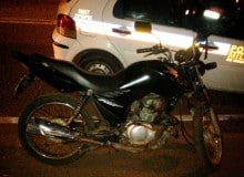 Moto com placa adulterada é apreendida em Itabirito