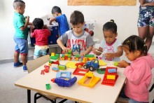 Na volta às aulas, inaugurada escola para as crianças do Bandeirantes